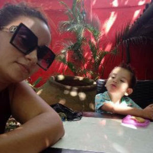 Meet your Posher, Dayana